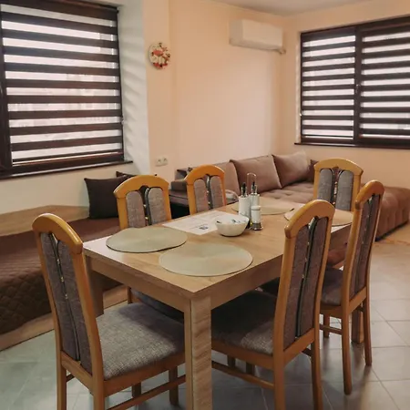 Aria 5 Apartment *